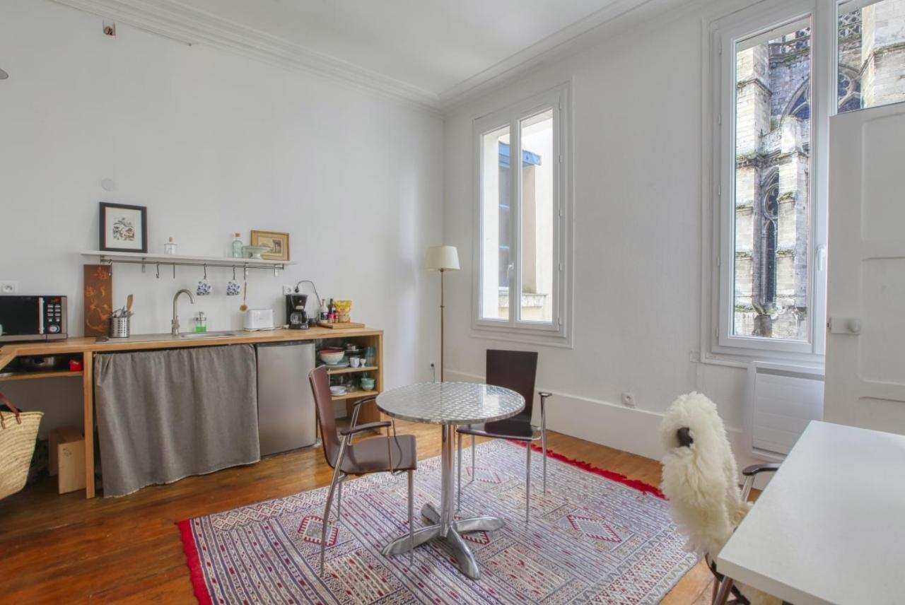 Appartement F1 au pied de la cathédrale à Beauvais Extérieur photo